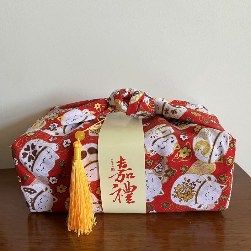 صندوق غداء على الطراز الياباني - مراجعة Furoshiki Wrap Cloth وسعره