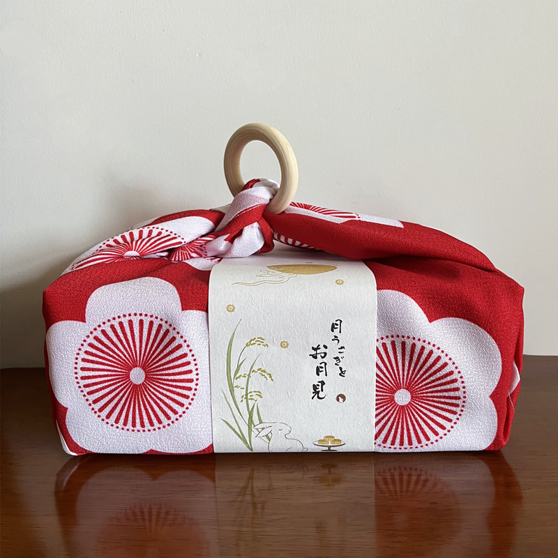 صندوق غداء على الطراز الياباني - مراجعة Furoshiki Wrap Cloth وسعره