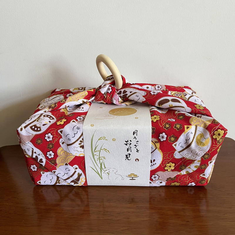 صندوق غداء على الطراز الياباني - مراجعة Furoshiki Wrap Cloth وسعره